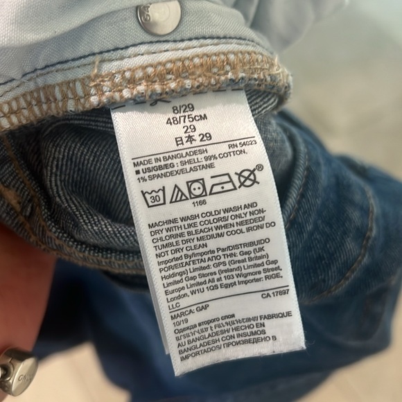 GAP Dark Rinse Bermuda 8 Inch Inseam Shorts Size 8/28 - Picture 6 of 6